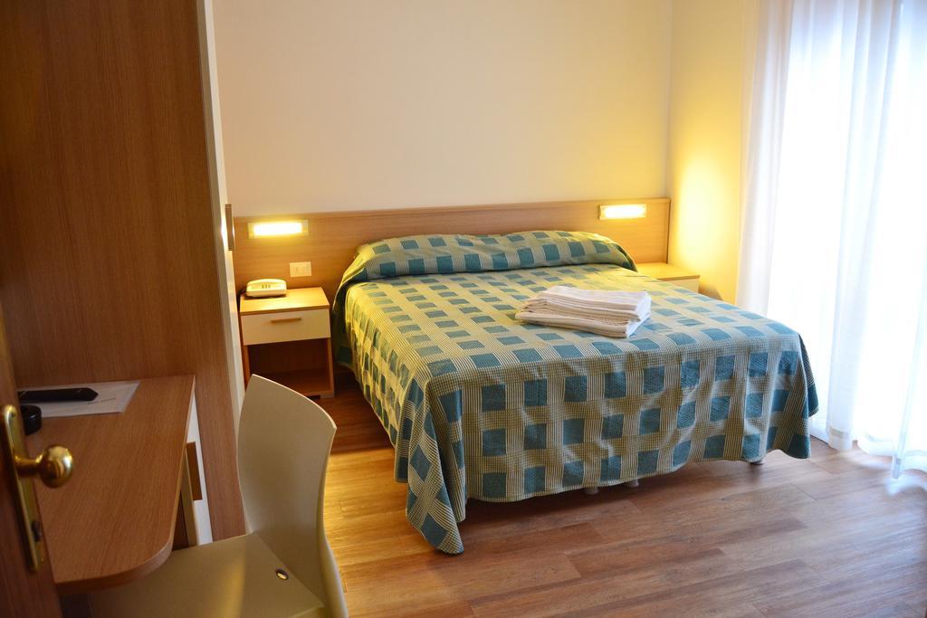 Hotel Midi Lido di Jesolo Eksteriør bilde